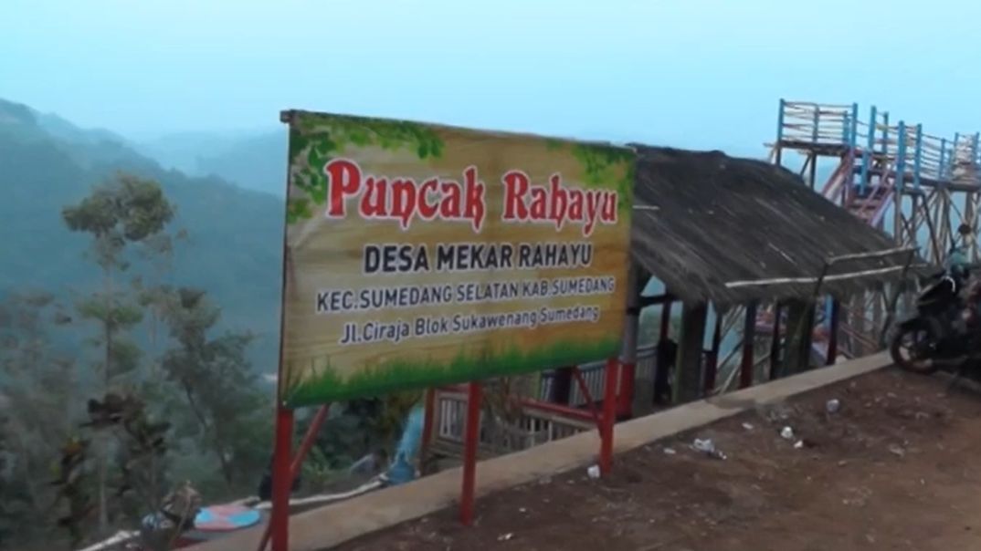 Mengunjungi Desa Mekar Rahayu Sumedang, Hadirkan Kebun Anggur hingga Pemandangan Bukit yang Indah