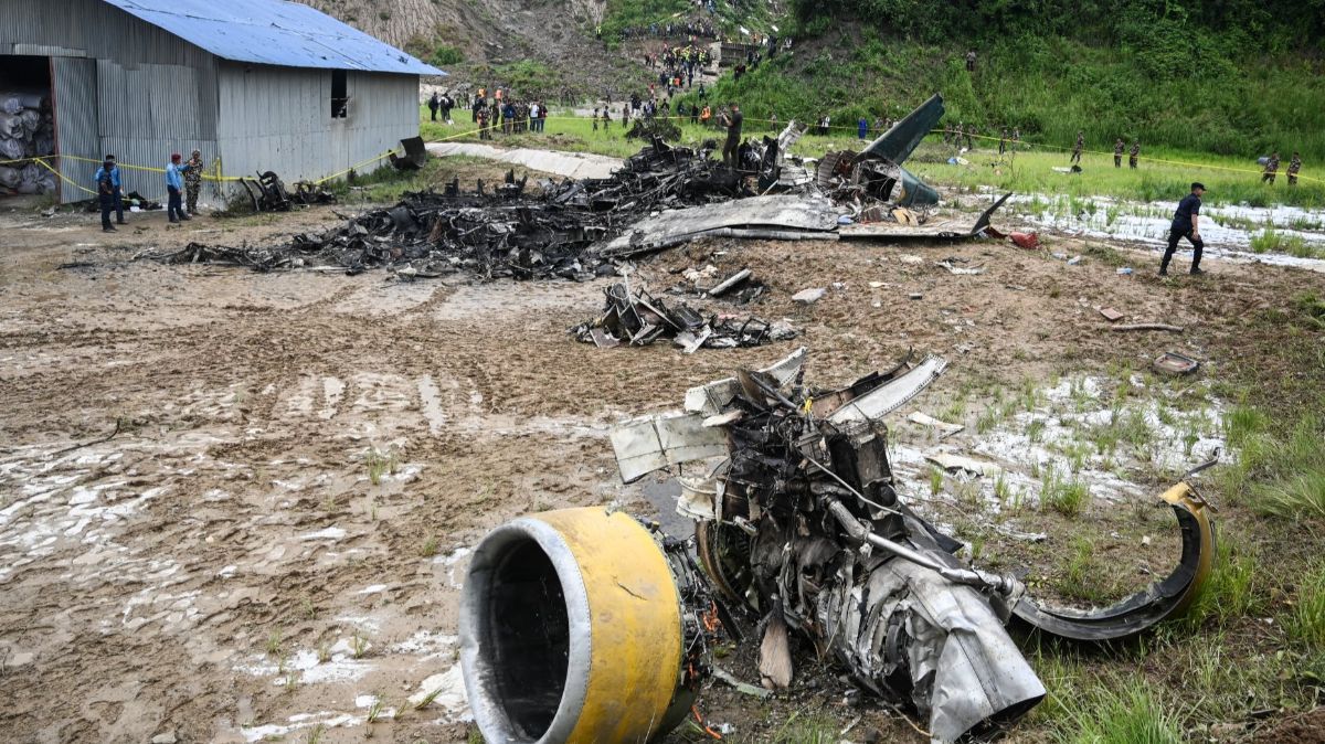 FOTO: Begini Kondisi Pesawat Saurya Airlines yang Jatuh dan Terbakar di Nepal, Tewaskan 18 Penumpang