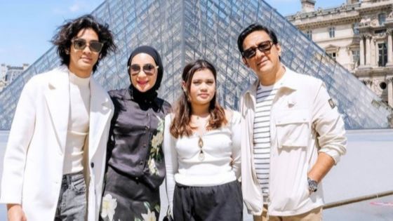 Nikmati Summer, 7 Foto Liburan Keluarga Andre Taulany Ke Paris dan Anak Sulungnya Absen