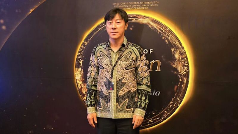 Pengertian dan Keistimewaan Golden Visa yang Diberikan Jokowi ke Coach Shin Tae-yong