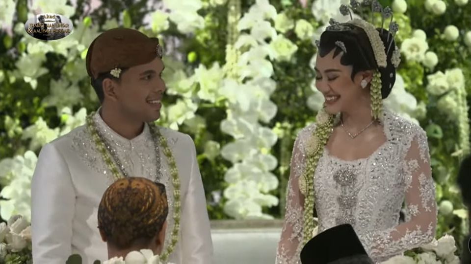 10 Potret Akad Nikah Thariq Halilintar & Aaliyah Massaid, Jokowi dan Bambang Soesatyo Jadi Saksi