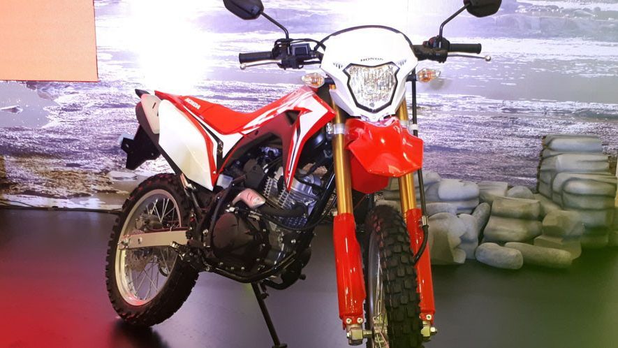 Performa Honda CRF150 2024 yang Mengesankan, Fiturnya Bikin Tangguh.