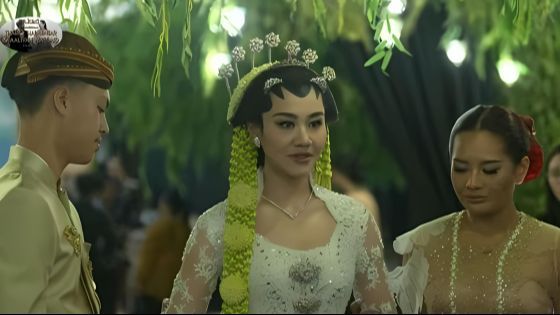 10 Potret Cantik Aaliyah Massaid di Akad Nikah - Aura Bahagia Memancar