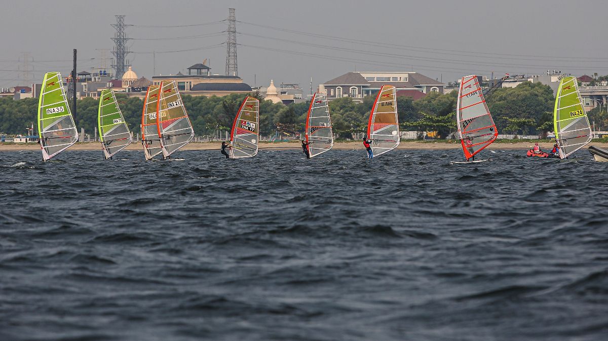 FOTO: Serunya Jakarta International Sailing Championship 2024 Diikuti 125 Atlet dari Berbagai Negara