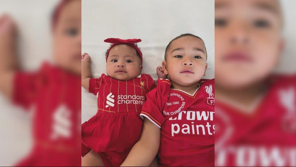 Kompak Pakai Jersey Liverpool! ini Momen Lucu Rayyanza saat Jail ke Baby Lily, Tingkahnya Gemesin Banget