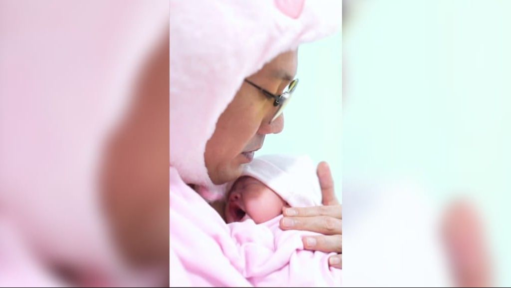 Selamat! Istri Denny Sumargo Melahirkan Bayi Perempuan, ini Detik-detik Lahirnya Anak Pertama