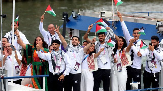 Atlet Palestina di Olimpiade Paris Pakai Kaos Bergambar Jet Tempur Jatuhkan Bom ke Anak-Anak