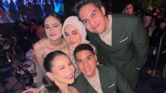 Kode Bunda Maia Terjawab, 8 Foto El Rumi dan Syifa Hadju Yang Terciduk Hadir Bersama di Resepsi Thariq-Aaliyah!