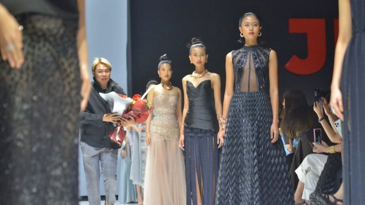 Indonesia Kaya Budaya, Designer Ernesto Abram Tampilkan 'Spirit of Revival' di JF3 Fashion Festival