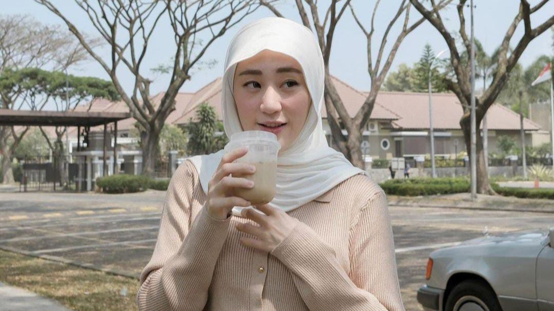 Kembali Langsing Usai Melahirkan, Potret Terbaru Larissa Chou Bak ABG Meski Sudah Jadi Ibu 2 Anak