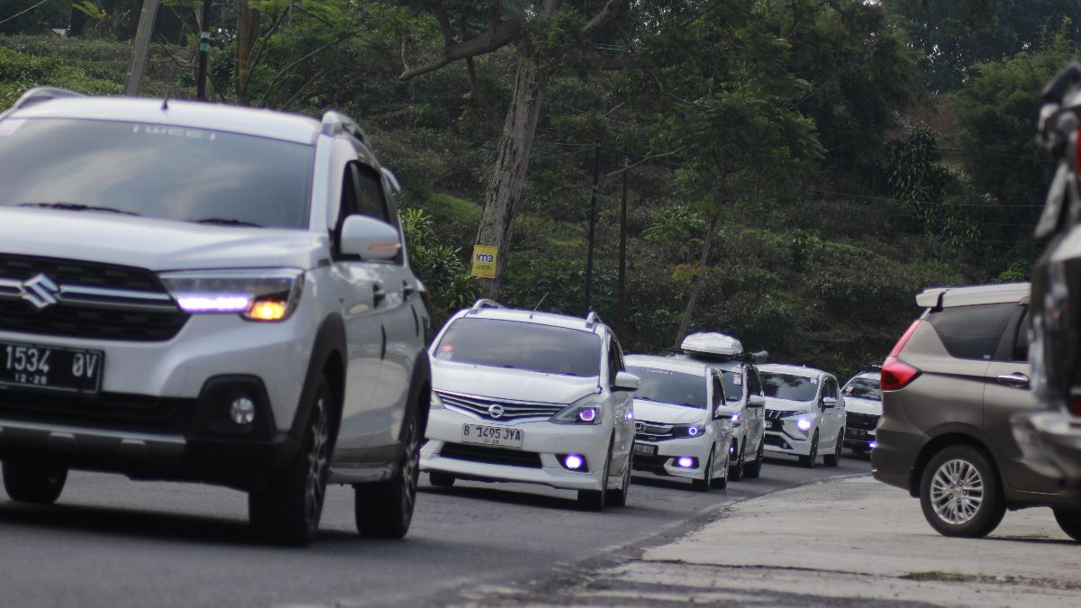 Ulang Tahun Ke-12 White Car Community: Lembang Bandung Jadi Putih Bersih