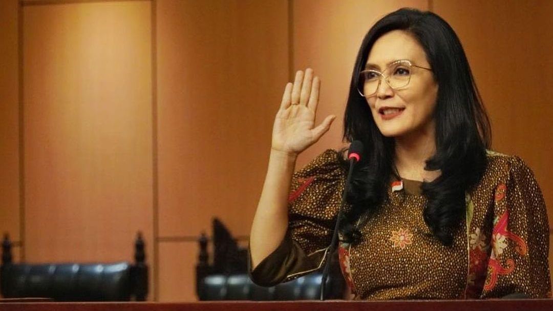 Rieke 'Oneng' Emosi Kecam Bebasnya Ronald Tannur Penganiaya Pacar 