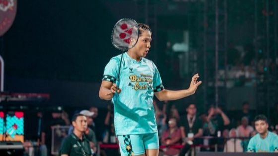 Mulai Joget-Joget Hingga Salto, 8 Foto Heboh Jirayut Saat Bertanding di Badminton Clash