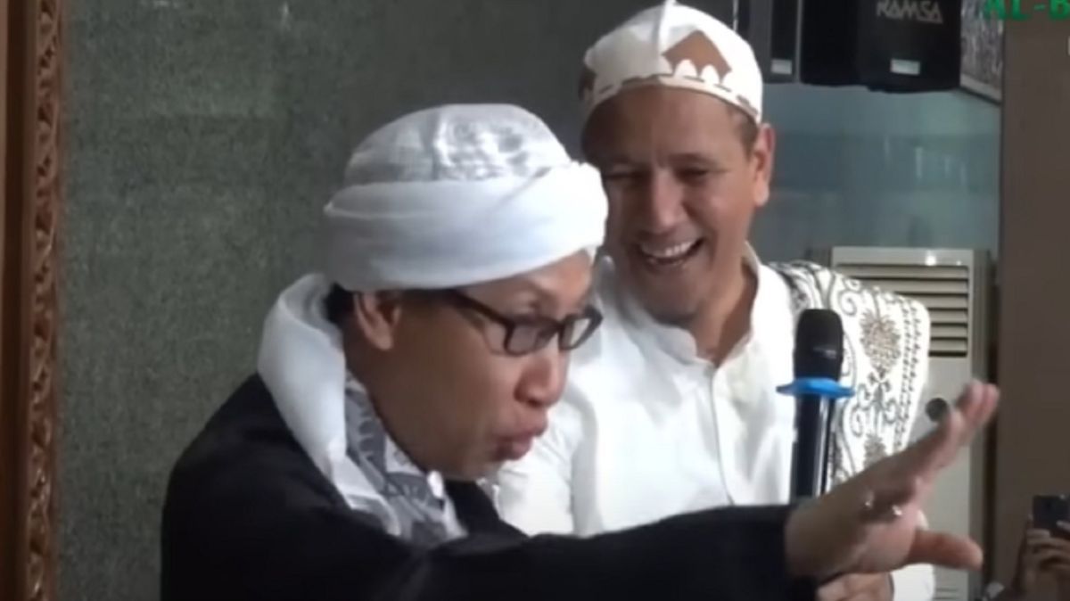 Habib dari Solo Perkenalkan Diri Tak Sebut Dirinya Habib, Adabnya Bikin Buya Yahya Kaget Sampai Istigfar Berulang Kali