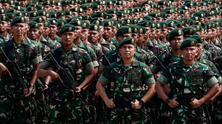 Dua Prajurit TNI AD Berprestasi, Kolonel Edward Sitorus Beri Wejangan 'Jangan Takut Tersaingi'