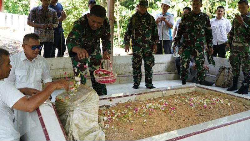 Miris! Makam Pahlawan Nasional Cut Meutia Berada di Tengah Hutan, Tidak Terawat