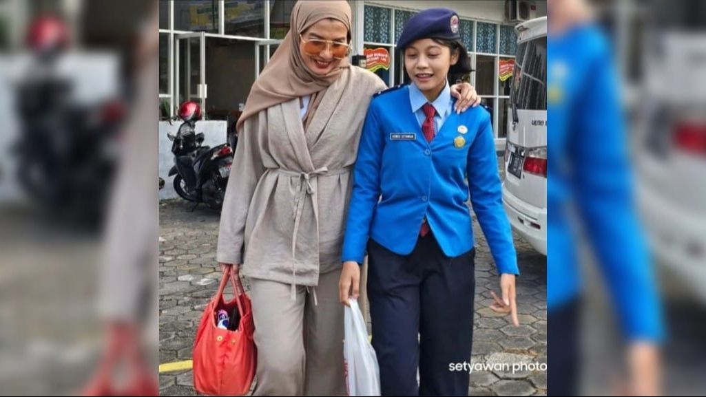 Potret Gendhis Anak Arzeti Bilbina yang Sekolah di Taruna Nusantara, Pesona Cantiknya Mencuri Perhatian