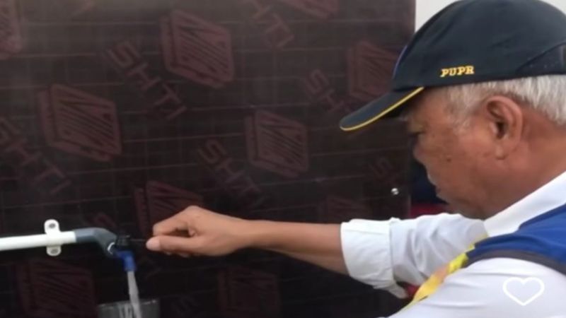 Menteri PUPR Basuki Uji Coba Minum Air dari Keran IKN, Ini Hasilnya