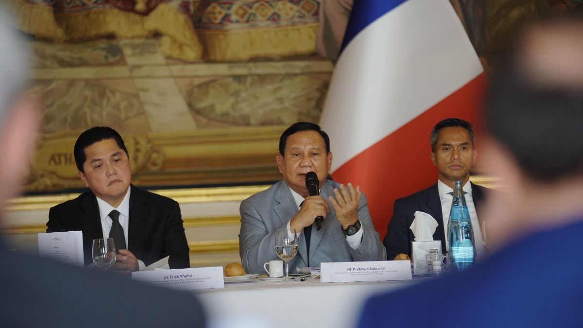 VIDEO: Prabowo di Prancis, Bikin Pengusaha Besar Terpukau Hingga Dirangkul Presiden Macron