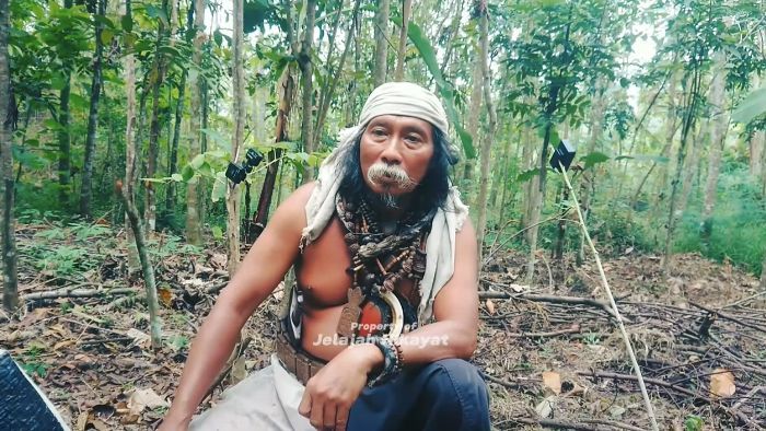 Orang Sakti, Suku Dayak Losarang Ini Mengaku Tak Pernah Pakai Baju dan Mandi 'Kalau Pakai Baju Suka Sakit'