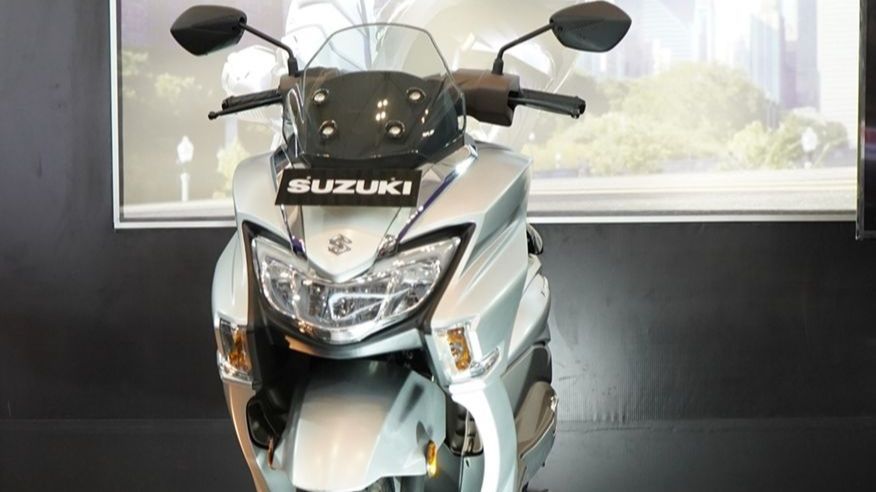 Suzuki Akan Pasang Kamera Belakang di Motor untuk Atasi Blind Spot