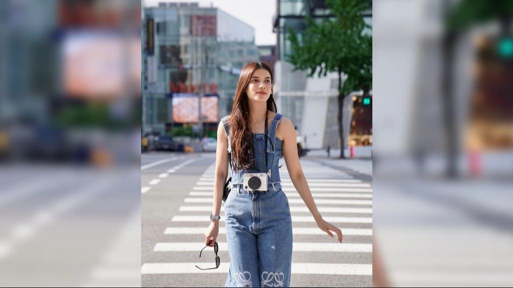 7 Potret Cantik Sabrina Chairunnisa saat Jalan-jalan di Korea Selatan Tampil Bak ABG, Netizen 'Ini Istri Apa Anak Deddy Corbuzier'