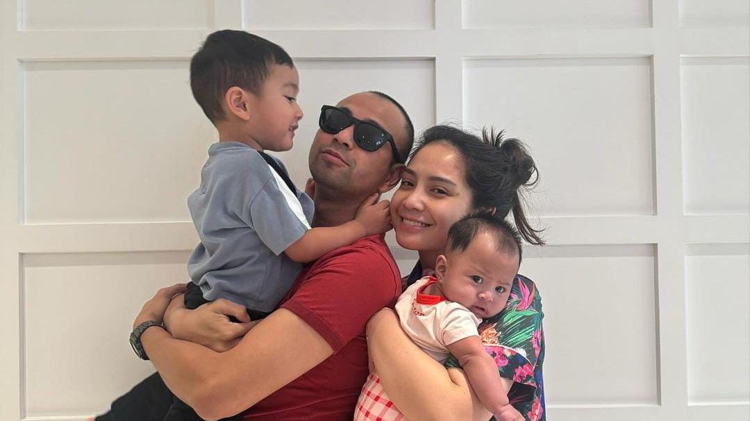 Potret 'Kerandoman' Keluarga Raffi Ahmad, Nagita Slavina Masih Pakai Baju Tidur, Lily Dandan Cantik