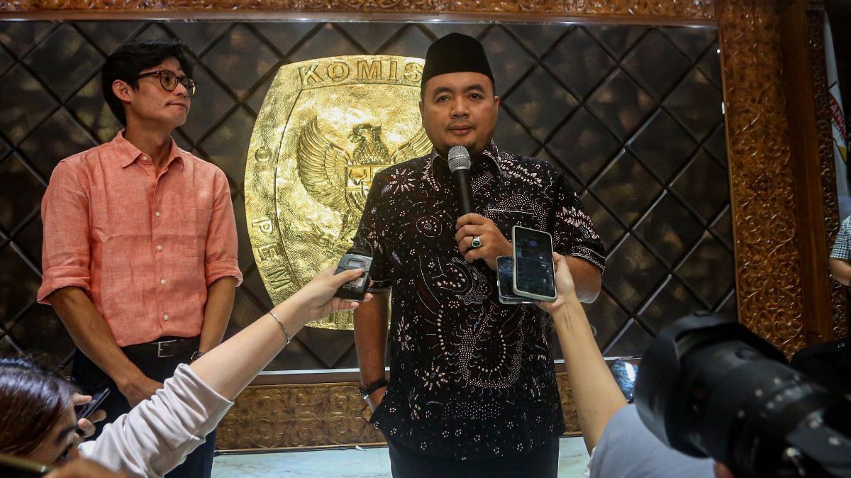 FOTO: Ditunjuk Gantikan Hasyim Asy'ari, Plt Ketua KPU Afifuddin Pastikan Pilkada Serentak 2024 Tak Terganggu