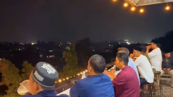 ⁠Potret Indah Masjid di Sukabumi Suasananya Seperti di Kafe, Usai Ibadah Bisa Santai Sambil Seruput Kopi