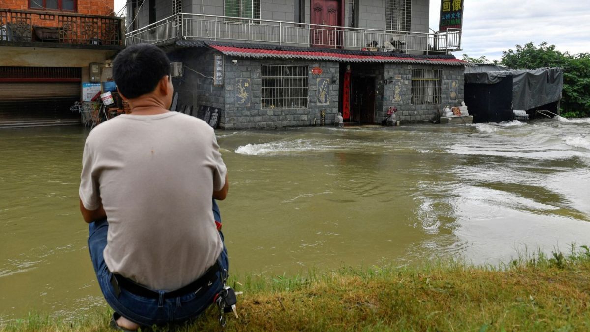 Hujat Lebat, Lima RT di Jakarta Tergenang Banjir Siang Ini