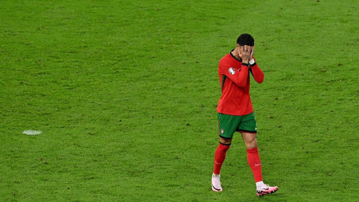 FOTO: Pahitnya Akhir Perjalanan Cristiano Ronaldo di Euro: Tak Ada Gol, Portugal Tersingkir