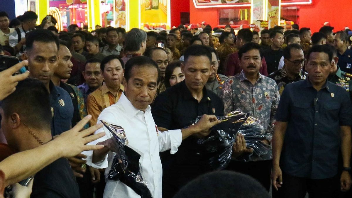 Jokowi Jawab Tudingan Mahfud Soal KPU Tak Layak Jadi Penyelenggara Pilkada