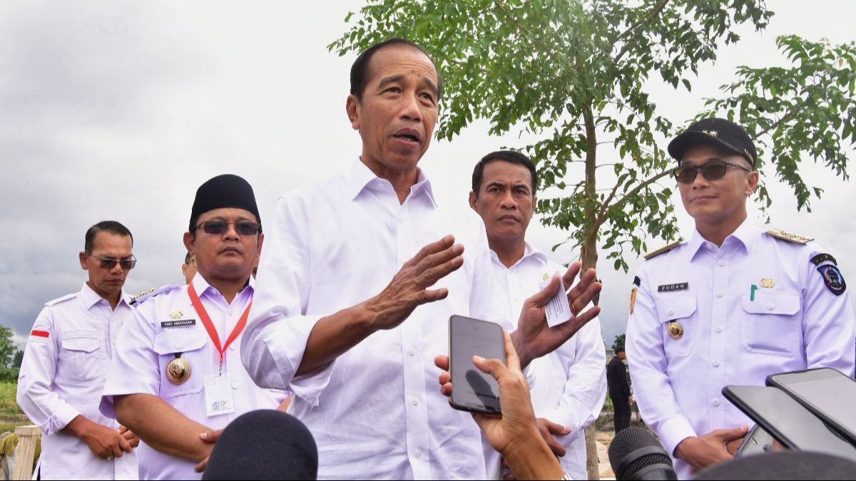 Jokowi soal Keppres Pemberhentian Hasyim Asy'ari: Langsung Saya Tanda Tangan jika sudah Ada di Meja Saya