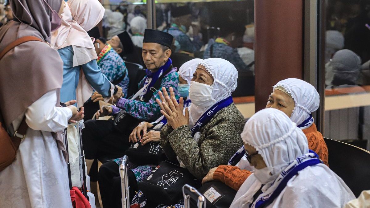 Pesawat Jemaah Haji Kloter BPN-09 Telat 28 Jam, Kemenag: Garuda Tidak Profesional