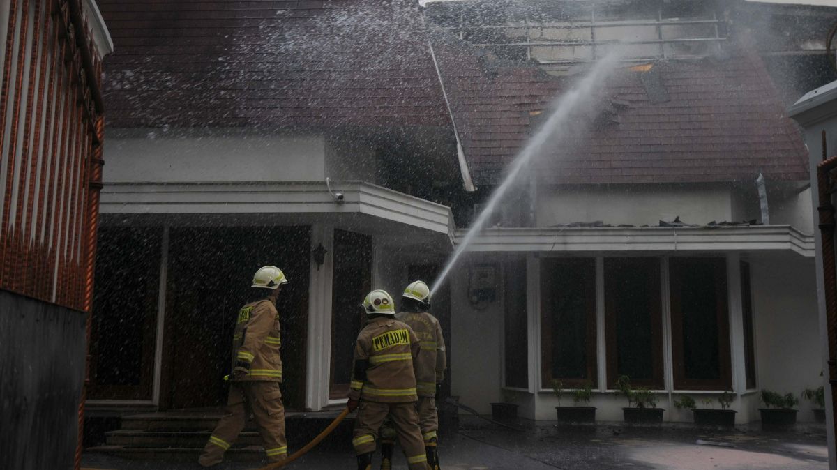 Rumah Mewah di Menteng Kebakaran, Diduga Korsleting Listrik