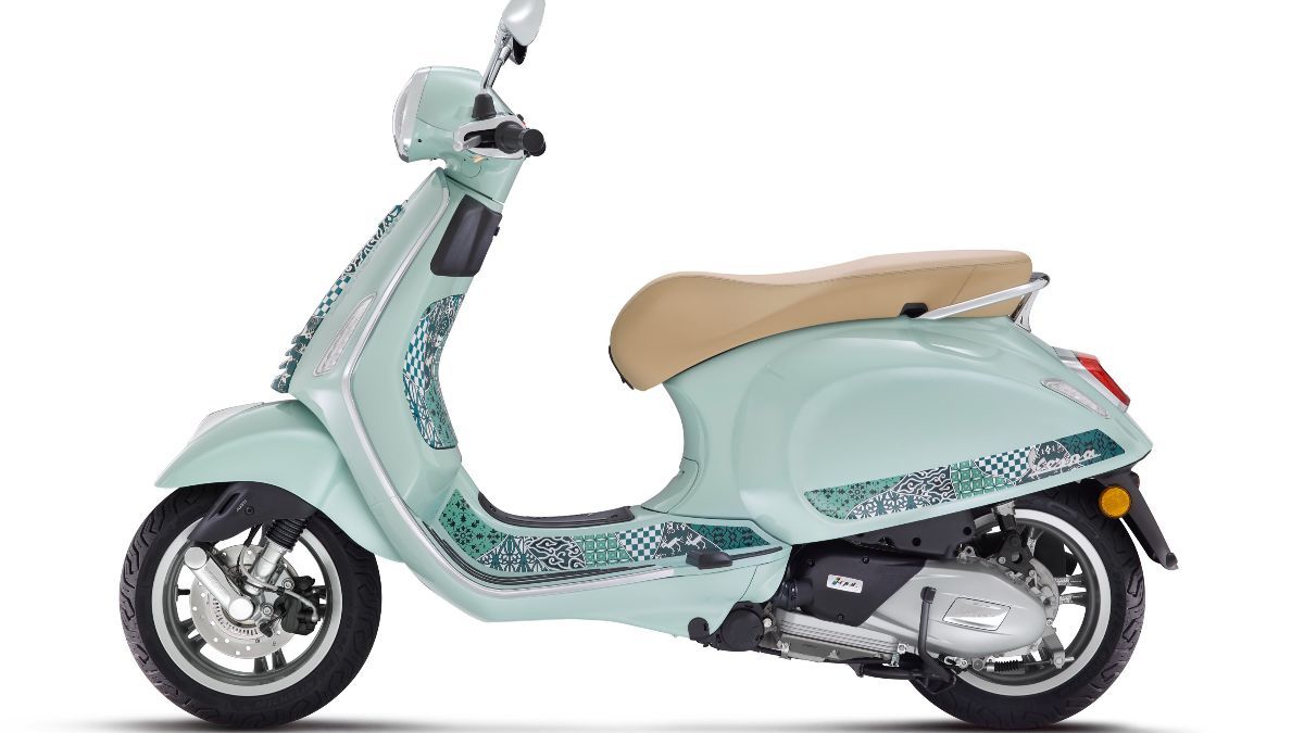 Piaggio Indonesia Perkenalkan Vespa Primavera Batik