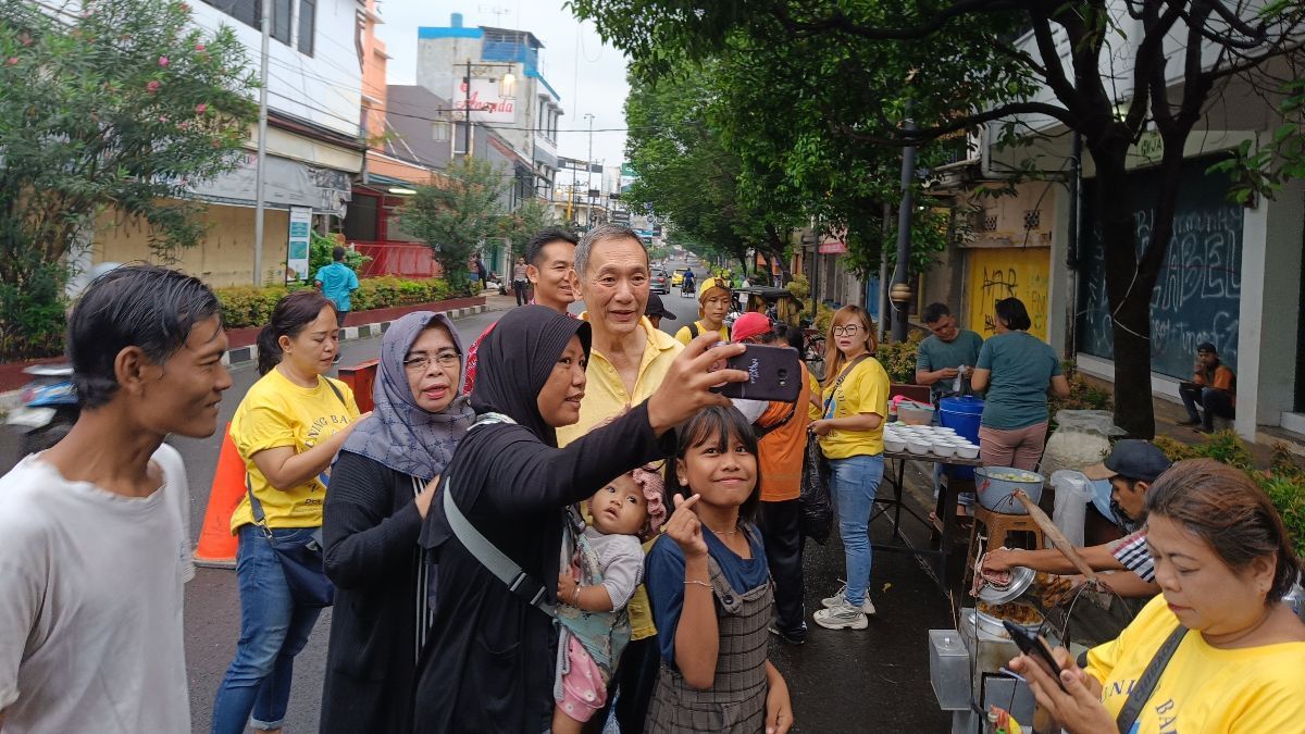 VIDEO: Jusuf Hamka Blusukan ke Pasar Tanah Abang, Beli Blankong & Kaus Babah Alun