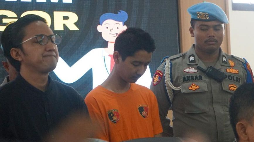 FOTO: Galak Saat KDRT Istri, Nyali Armor Toreador Menciut Ketika Berbaju Tahanan