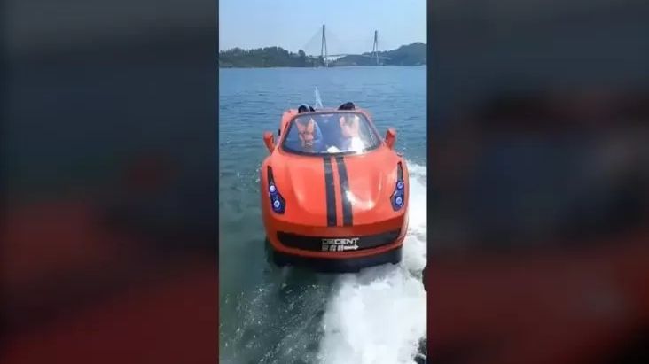 Heboh! Ferrari Ditemukan Nyasar di Laut, Ternyata Wahana Wisata