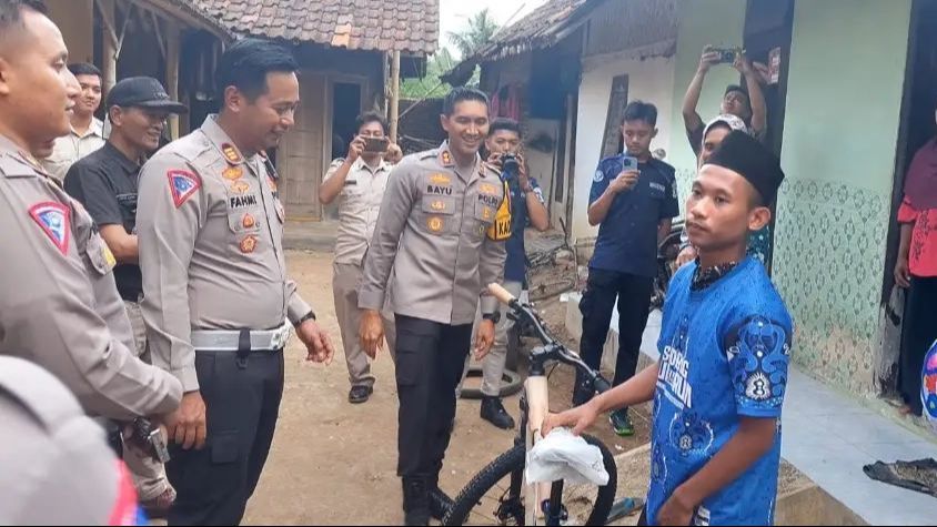 Kisah Alif Pelajar Yatim Piatu yang Lari 5 Km Setiap Hari ke Sekolah Viral, Dapat Bantuan dari Bupati Jember