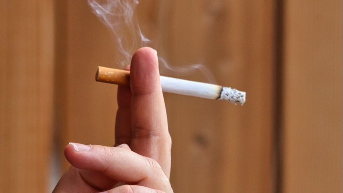 Apa Benar Filter Rokok Mengandung Darah Babi? Cek Faktanya