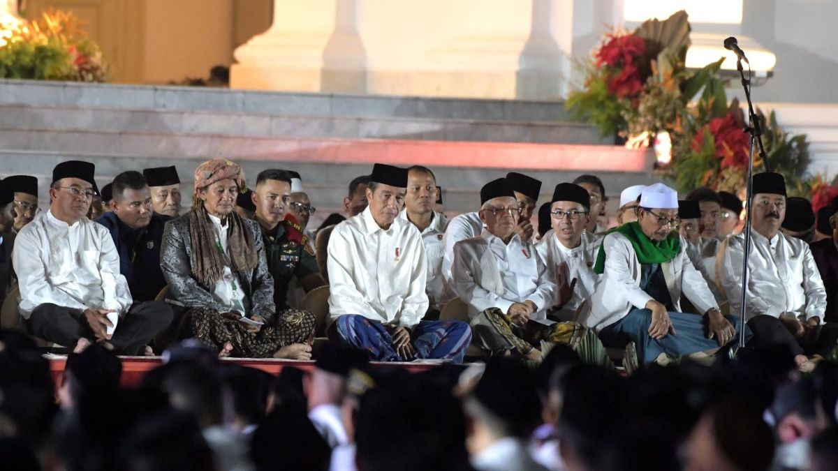 VIDEO: Momen Jokowi Senyum Diberi Nama Ketua MUI 'Muhammad', Kapolri Tepuk Tangan