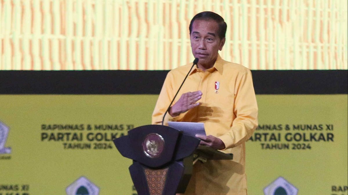 FOTO: Senyum Jokowi di Munas Golkar Sebut “Pohon Beringin Adem dan Sejuk, Saya Merasa Nyaman”