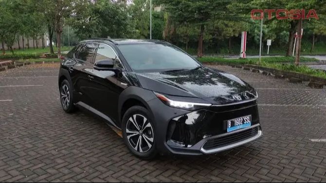 Toyota Indonesia menarik kembali bZ4x dan Lexus karena masalah pada kamera parkir