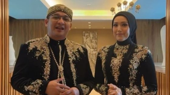 Kompak Dengan Busana Adat, 8 Foto Pasha Ungu dan Adelia Wilhelmina Bak 'Menikah' Lagi