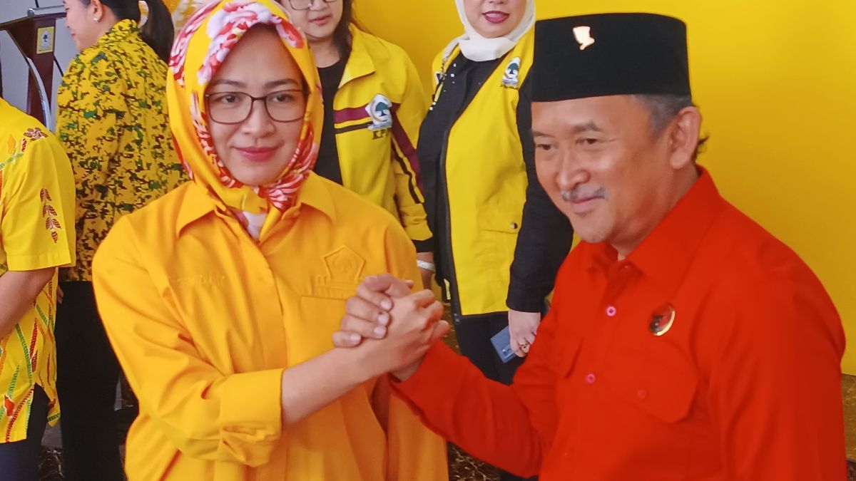 FOTO: Kembali Berbaju Kuning, Airin Tersenyum Akhirnya Golkar Usung untuk Pilkada Banten