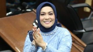 Sering Diremehkan Hingga Mendapat Intimidasi, ini Potret Astrid Kuya saat Resmi Dilantik jadi Anggota DPRD DKI Jakarta