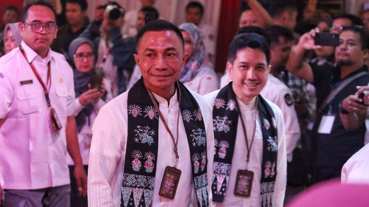 FOTO: Senyum Dharma Pongrekun-Kun Wardana Daftar Pilkada Jakarta Tanpa Kekuatan Politik