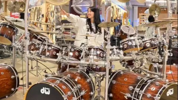 Melihat Drum Set Terbesar di Dunia yang Ukurannya Hampir Satu Rumah, Ada di Museum Musik Jatim Park 3