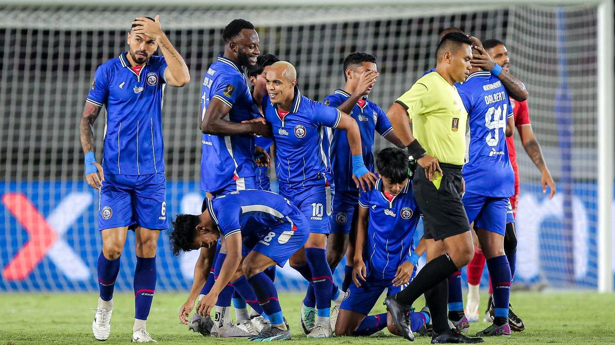 FOTO: Sabet Piala Presiden 2024 Usai Tekuk Borneo FC, Ini Momen Kesuksesan Arema FC Jadi Klub Pemborong 4 Gelar Juara